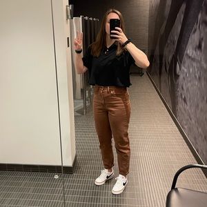 Meet your Posher, Avery